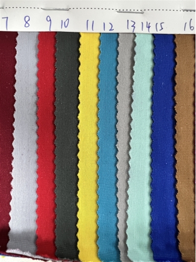 DG-BT recycled polyester matte Lycra Composition: 82% recycled polyester 18% spandex Weight: 180g/㎡ Width: 150CM front view